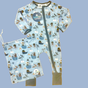 Children's pajama set with animal pattern on a yellow background